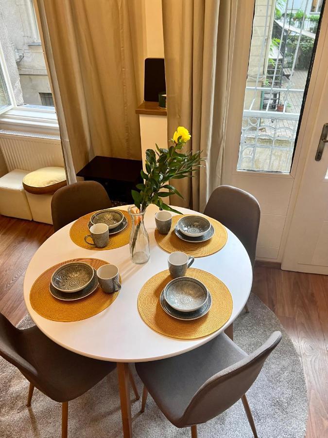 Adorable, Cosy Apartment At The Heroes' Square บูดาเปสต์ ภายนอก รูปภาพ